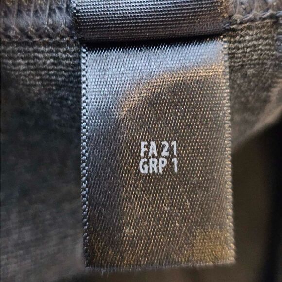 St. John Blouse Chain Swirl 3/4-Sleeve Shirt Top Black and Beige Women’s Size XL - Picture 12 of 13